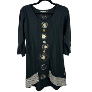 Leopards & Roses Boho Lagenlook Floral Embellished Tunic Top Medium Black